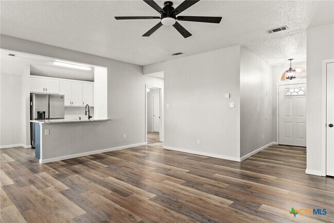 Building Photo - 5206 Morning Glen Ln