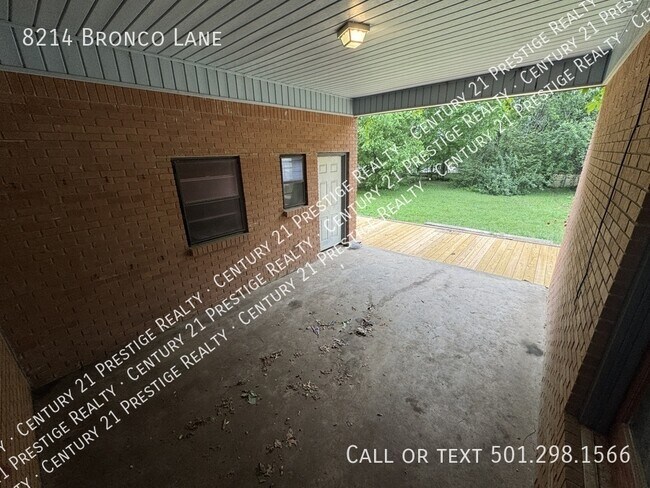 Building Photo - 8214 Bronco Ln
