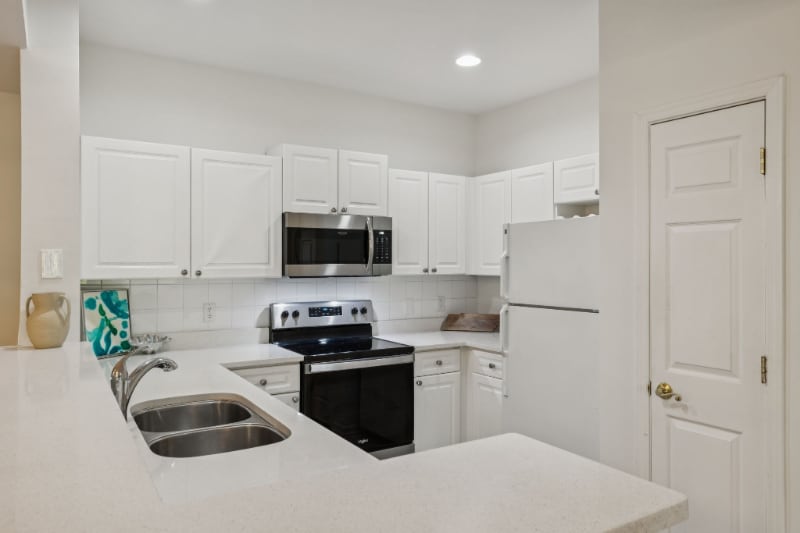 Building Photo - 2025 Woodmont Blvd