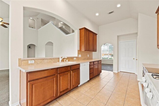 Building Photo - 6411 Briar Moss Ln