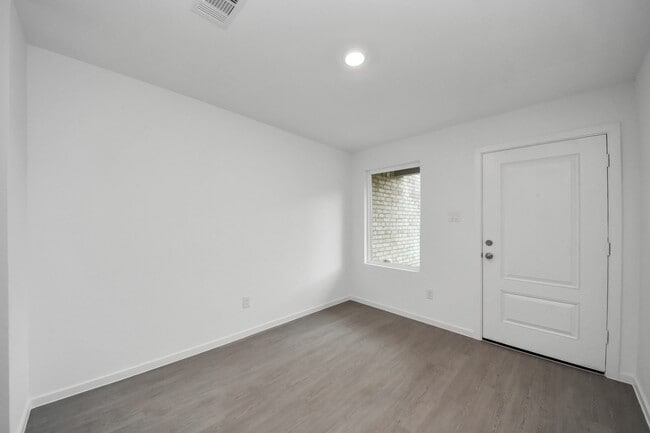 Building Photo - 13499 Sonali Springs Dr