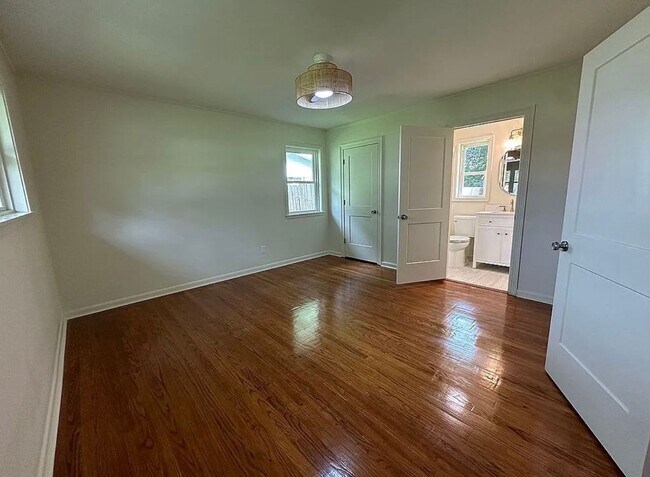 Building Photo - 214 Brentwood Blvd