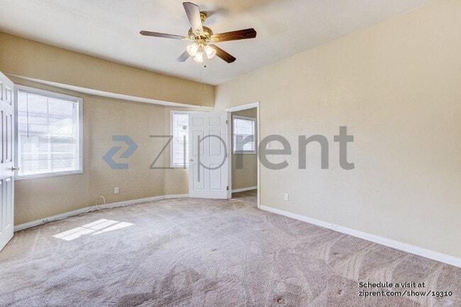 Building Photo - 4062 S Budlong Ave