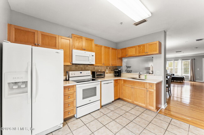 Building Photo - 343 E Church St