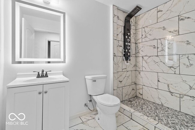 Building Photo - 804 S Albany St