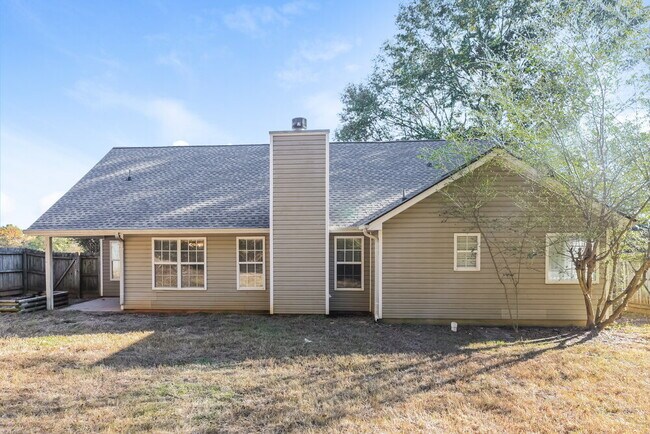 Building Photo - 3600 Biltmore Oaks Dr SE