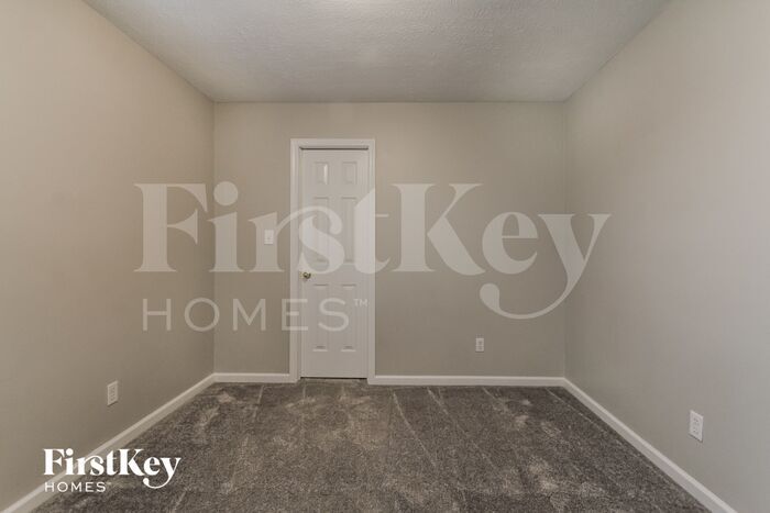 Building Photo - 757 Kingston Cir