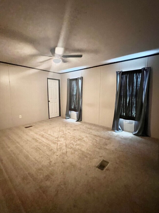 Building Photo - 19310 Gourdon Ln