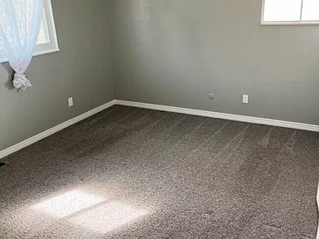 Building Photo - Spacious Home on a Large Lot in Villa Loma Neighborhood in D11