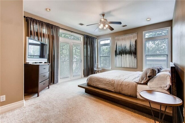 Building Photo - 306 E 34th St