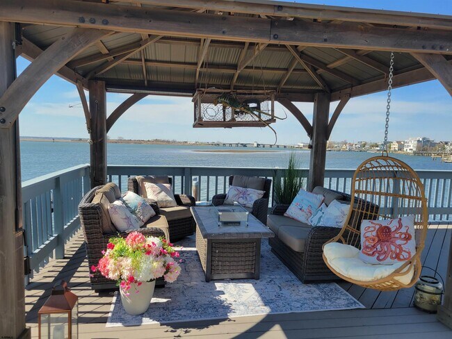 Building Photo - 8601 Fulton Ave