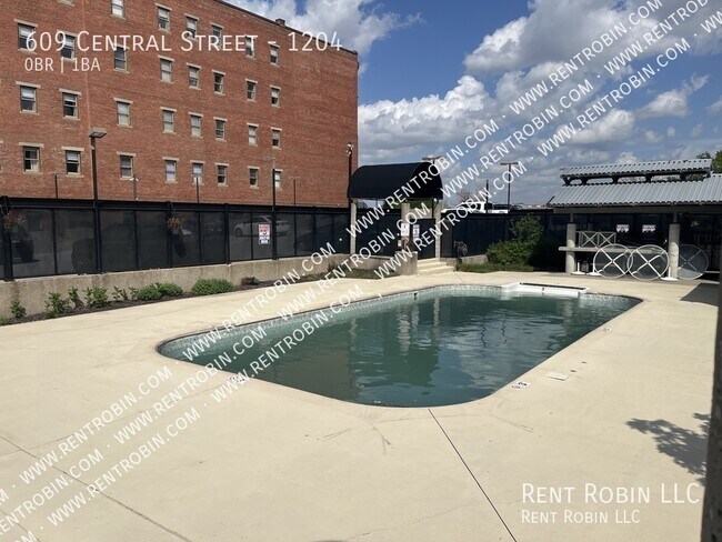 Building Photo - 609 Central St