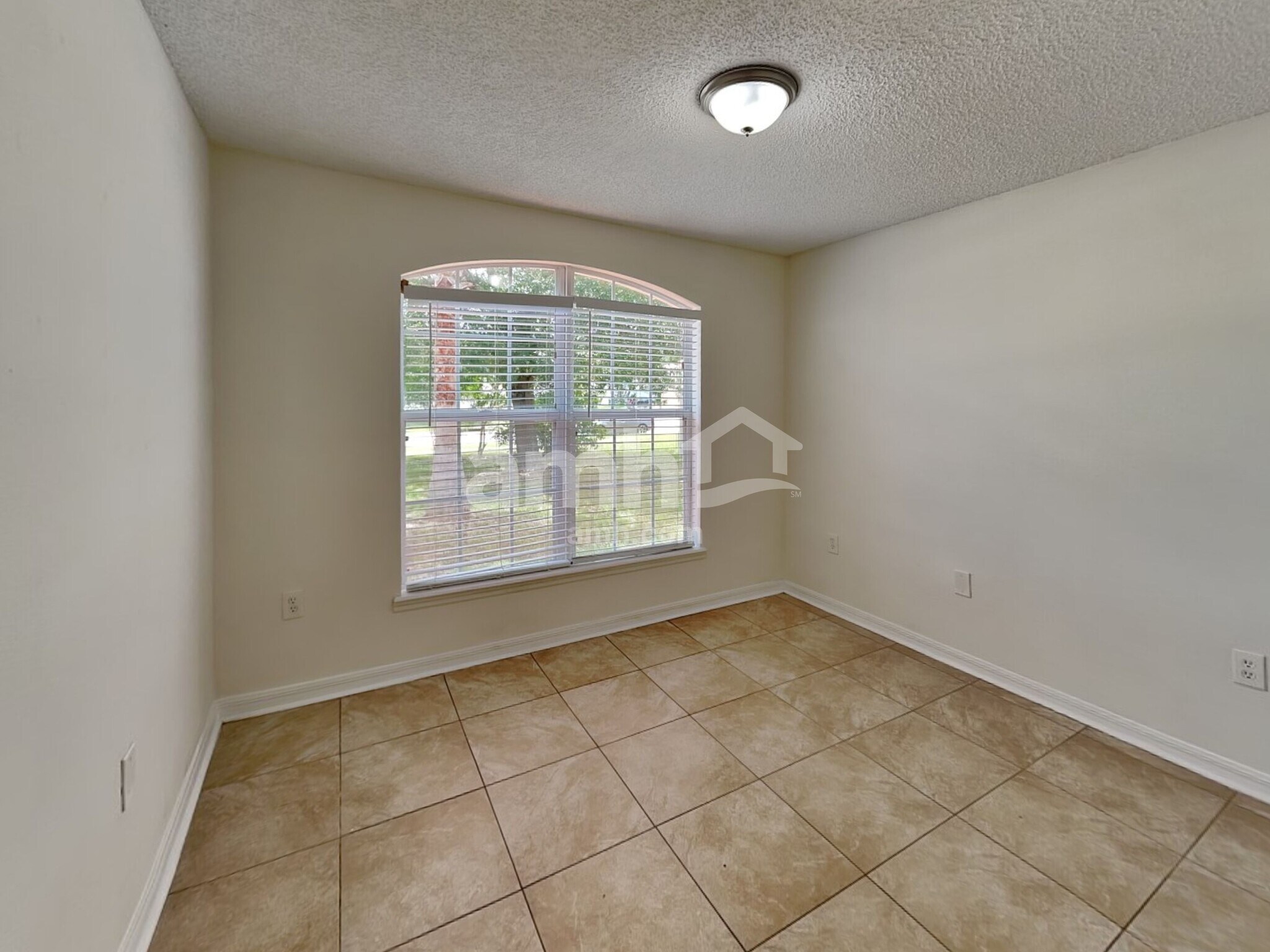 Building Photo - 2201 Pierce Arrow Dr