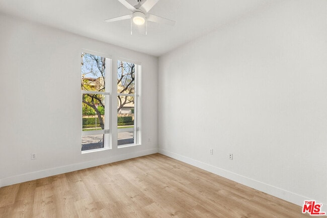 Building Photo - 12920 W Runway Rd