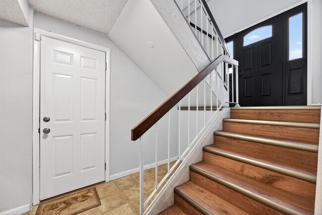 Building Photo - 1261 Mautenne Dr