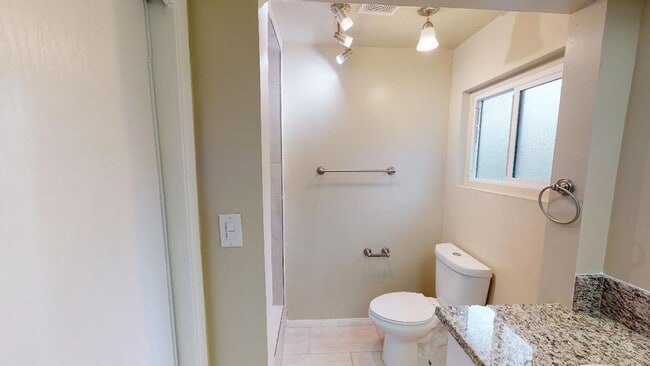 Building Photo - Coming Soon! Awesome 4/2 Single Story home in the heart of Loma Linda for Lease!