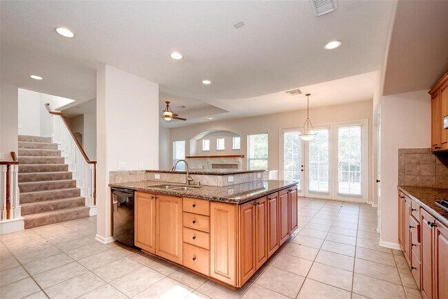 Building Photo - 34 N Longsford Cir