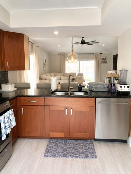 Building Photo - 3072 Inglewood Ter