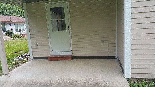 Building Photo - 913/915 Garfield