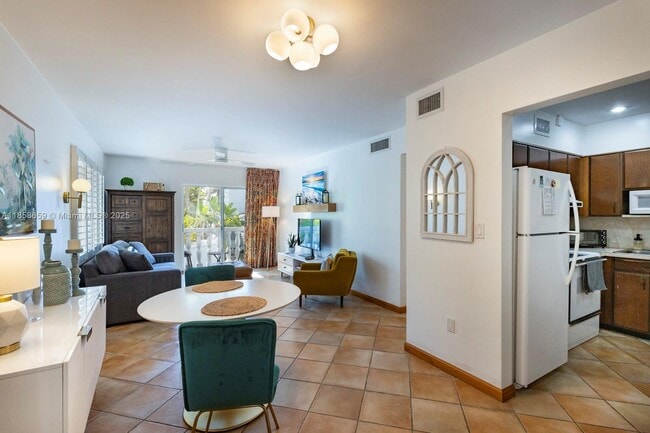 Primary Photo - 1150 Madruga Ave