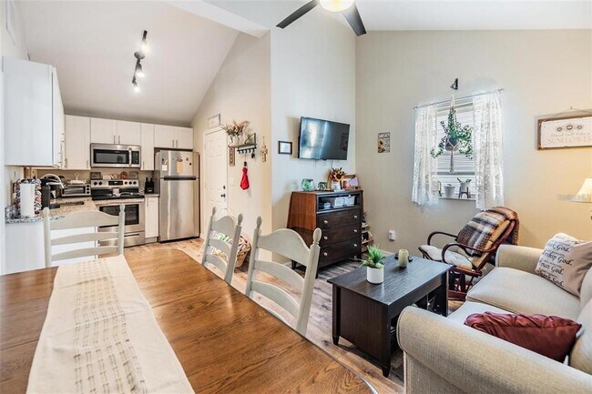 Building Photo - 1265 Jade Pl
