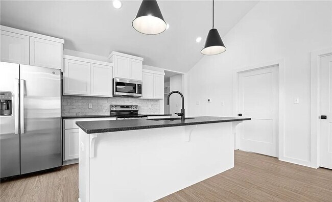 Building Photo - New 2 bedroom 2 bath house/FLEXIBLE LEASE TERM