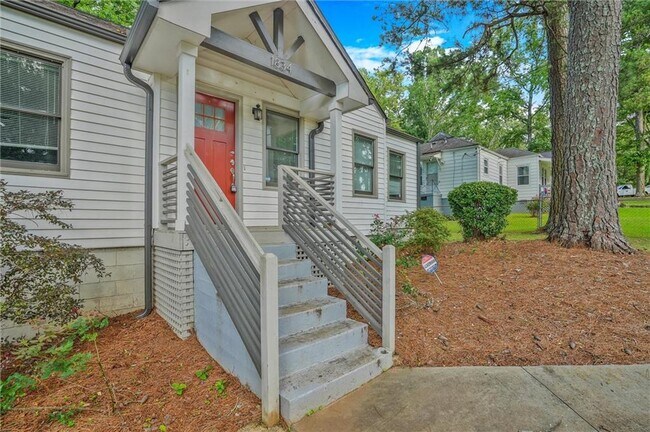 Building Photo - 1834 Ridgeland Dr