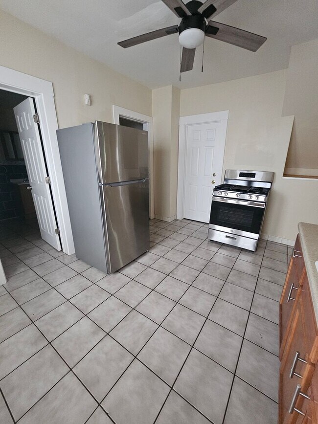 Building Photo - 3643 W 47th St