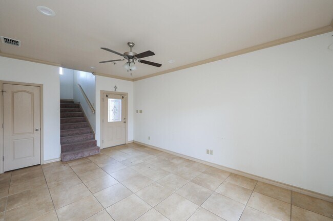 Building Photo - 10510 Sandia Dr