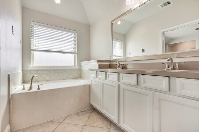 Building Photo - 20835 Tallow View Ln