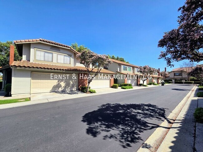 Building Photo - 16810 Picadilly Ln