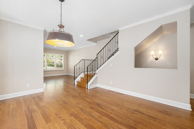 Building Photo - Stunning Home in the Heart of Cherry Creek...