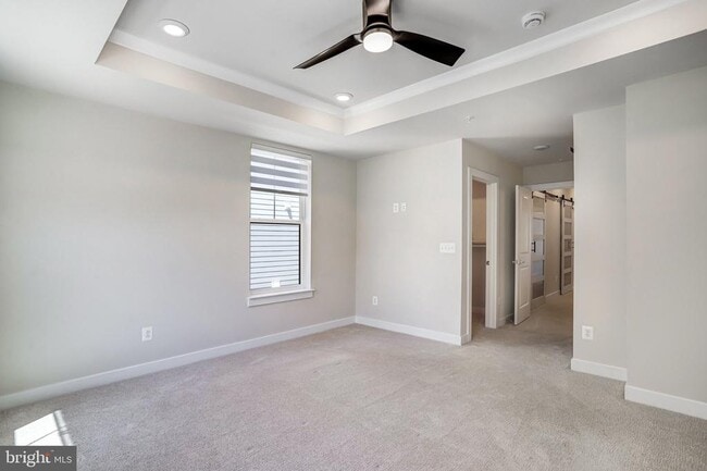 Building Photo - 45181 Drowes Ter