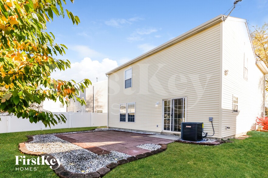 Building Photo - 8291 S Shady Trail Dr