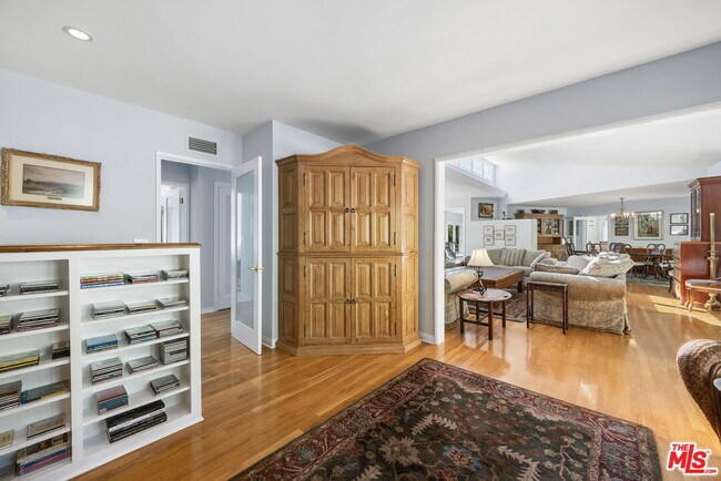 Building Photo - 11215 Sunset Blvd