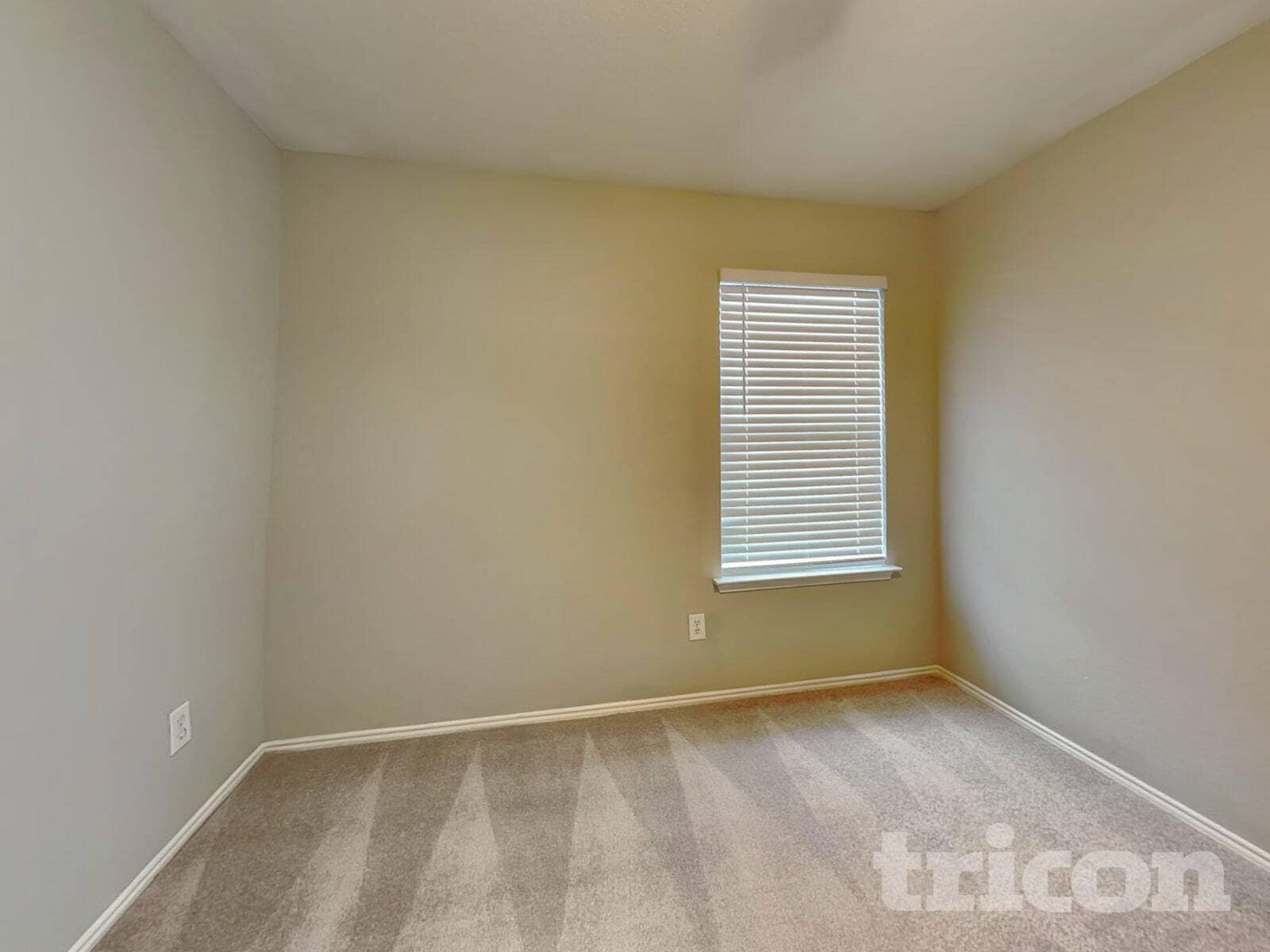 Building Photo - 1700 Bob Dr