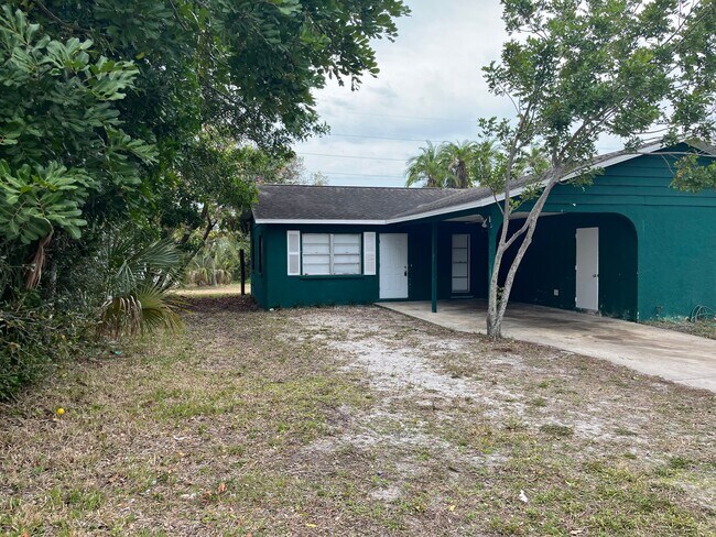 Building Photo - quaint 2 bedroom home