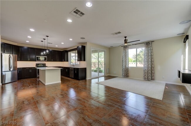 Building Photo - 7017 Pearl Hilltop Ct