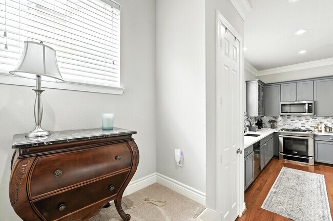Building Photo - 5916 Kansas St