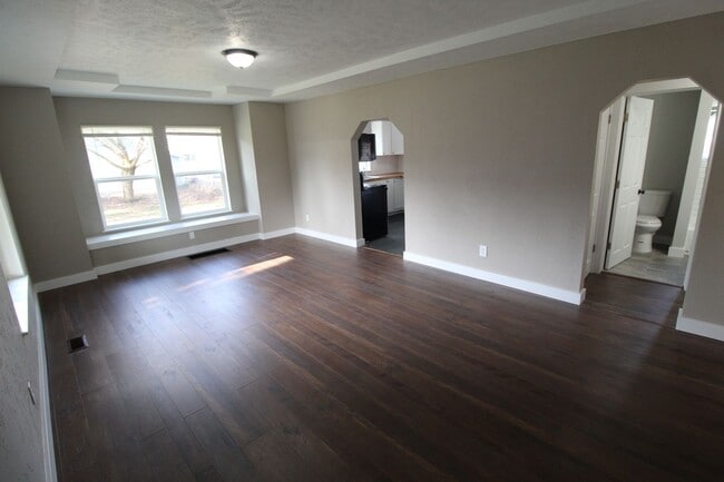 Building Photo - 2317 E Hartson Ave