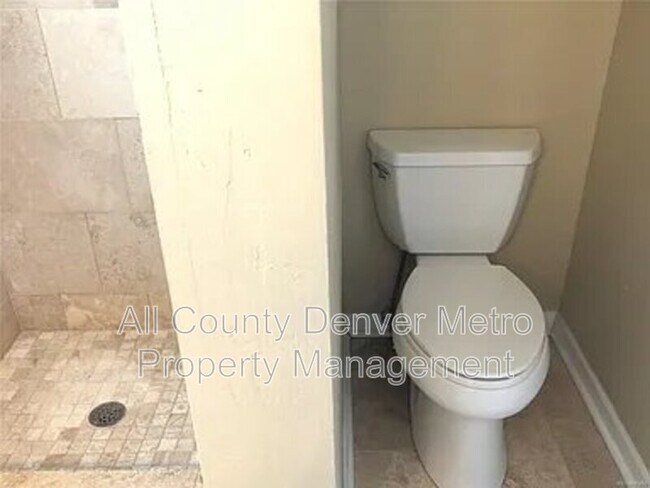 Building Photo - 1660 S Deframe Ct
