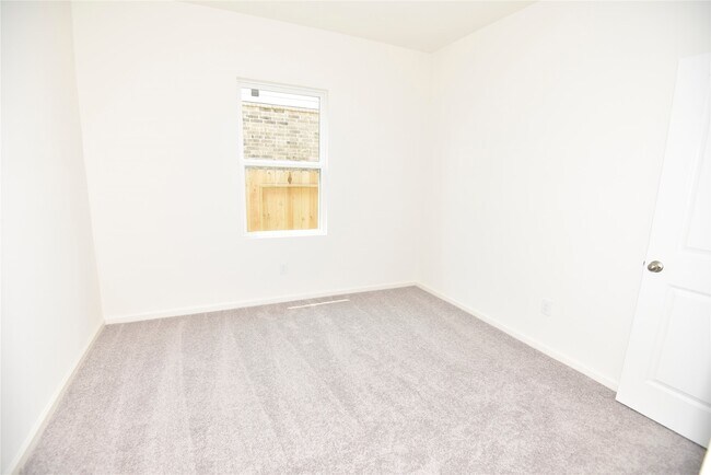 Building Photo - 21659 Cottage Ln