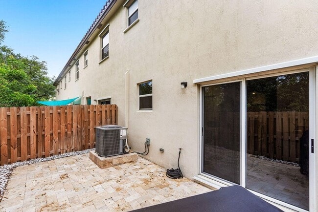 Building Photo - 2781 NW 55th Way
