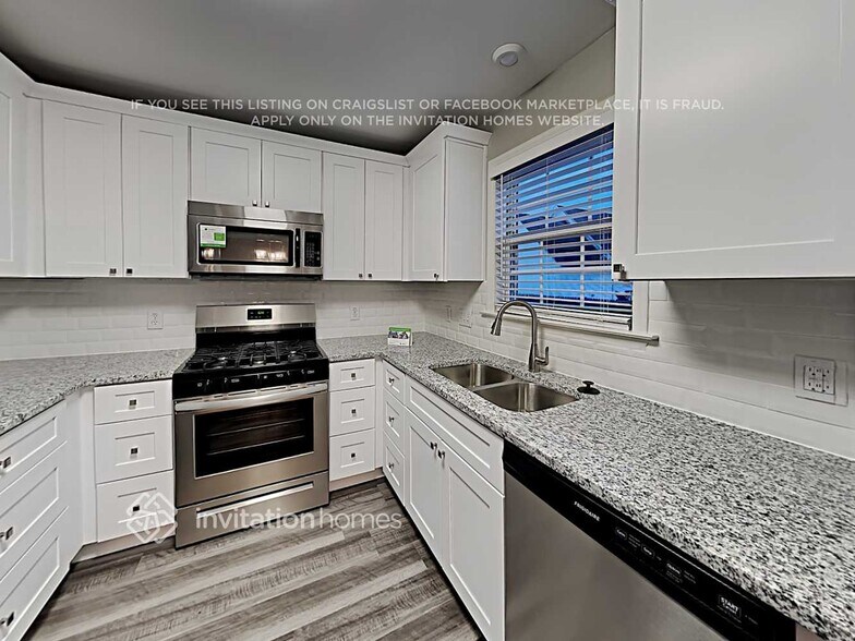 Building Photo - 4428 Moss Spring Dr