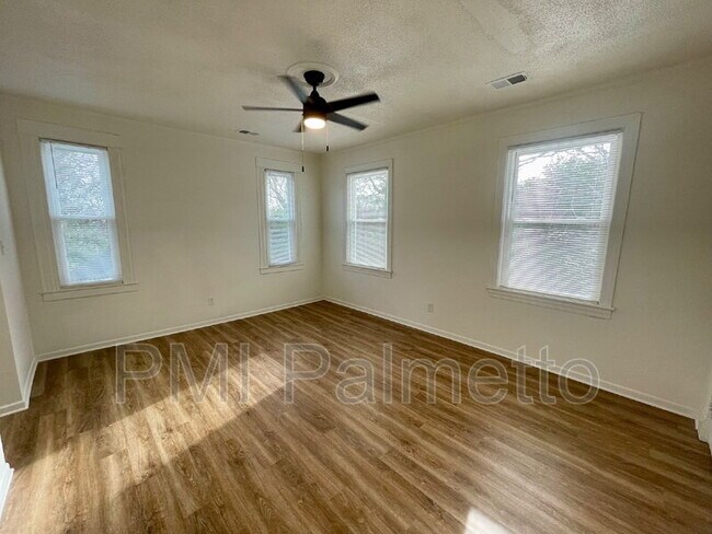 Building Photo - 105 W High St