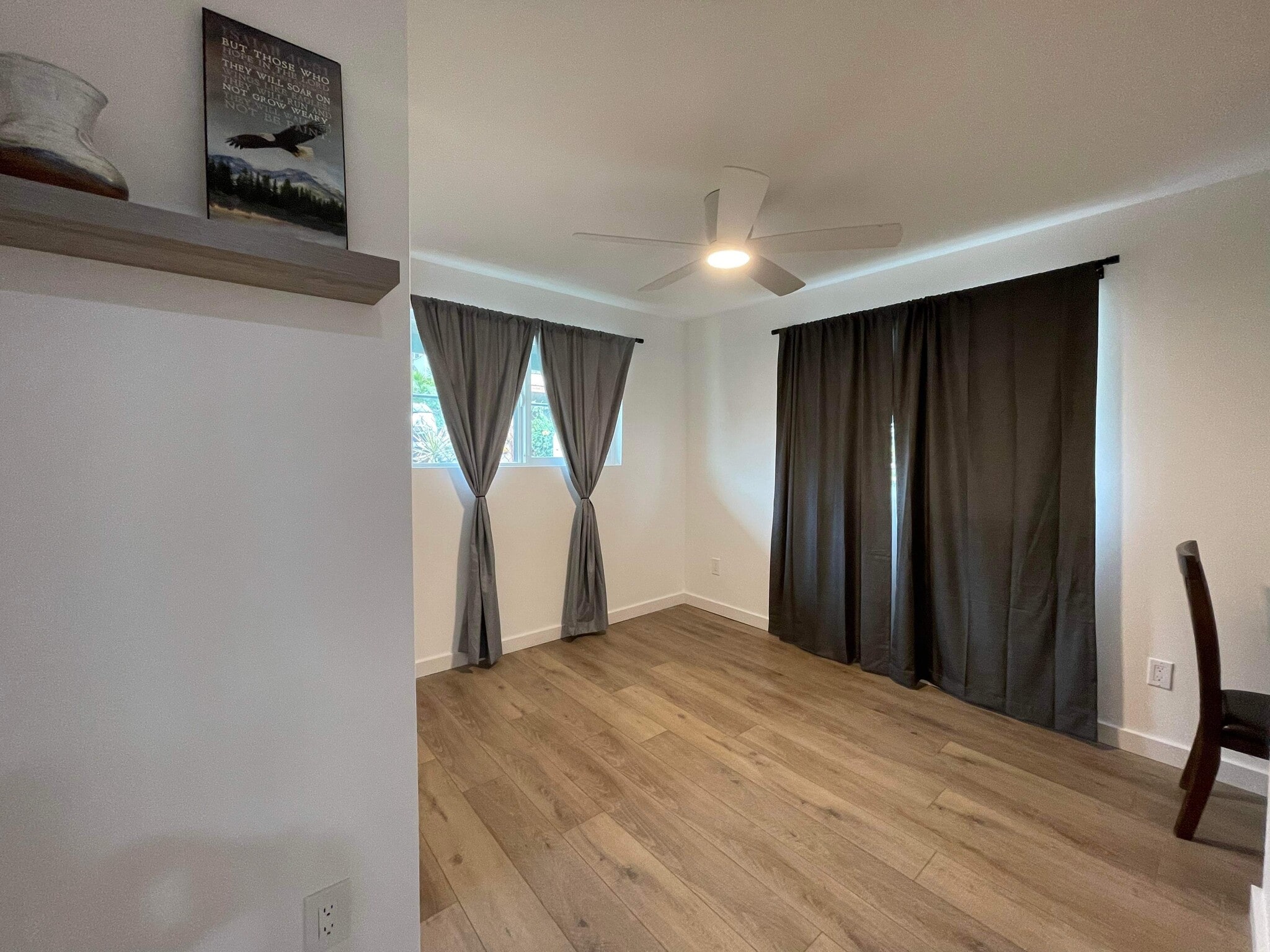 Second floor: 1 of the 3 bedrooms - 951 Hala Dr