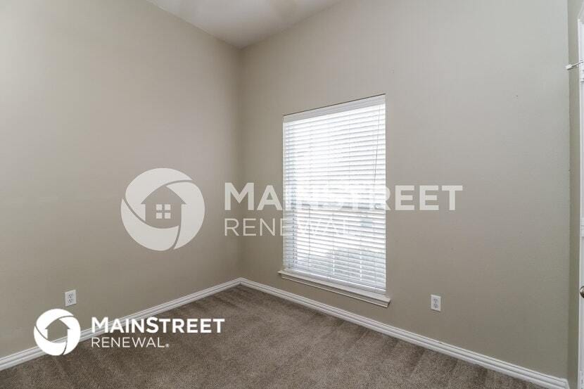 Building Photo - 247 Edison Ln