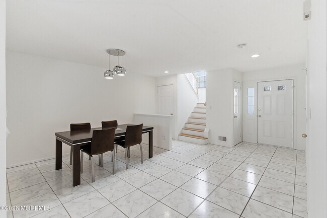 Building Photo - 44 Kingfisher Ct