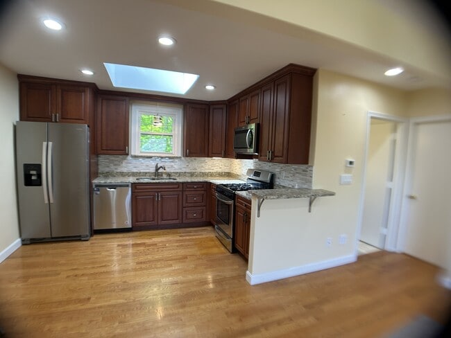 Building Photo - 41 Davis Ave