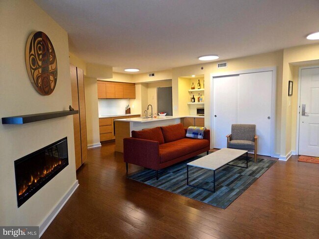 Building Photo - 1200 Braddock Pl